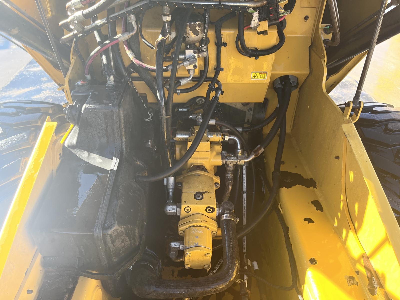 ./imagenes/INVOICE/2019/16437/MINI CATERPILLAR 262D (20).JPG